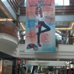 Baner dwustronny blockout - widok na zadruk z obu stron