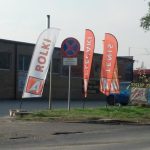 Flagi wbijane w ziemię