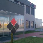 Oklejanie szyb w magazynach Poznań