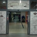 Oklejanie witryn w galerii handlowej