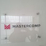 Szyld z plexi o grubości 10 mm