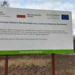 Tablica unijna z dibondu - trwały materiał odporny na warunki atmosferyczne