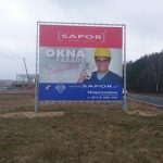 Tablica i kontrukcja reklamowa w Niepruszewie