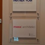 Zestaw szyldów z plexi